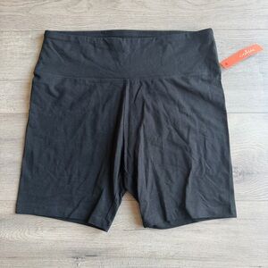NWT Colsie black biker shorts - size large